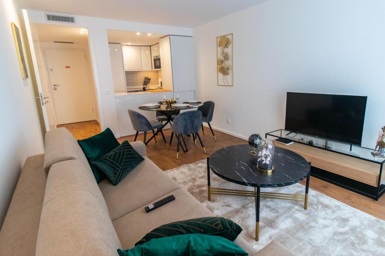 Stunning Apartment W/ Free Parking By Lovelystay OOporto Esterno foto